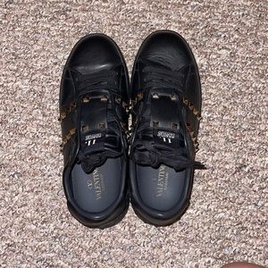 Valentino men rock sneakers